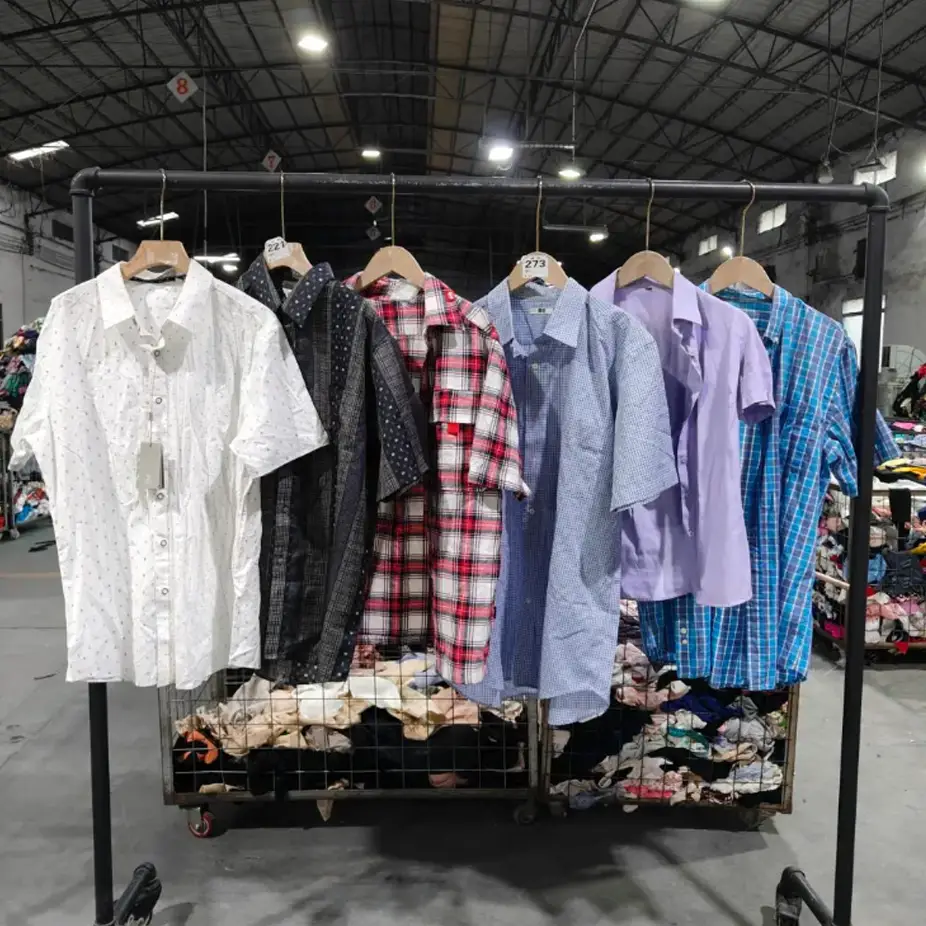 used_summer_clothes_middle