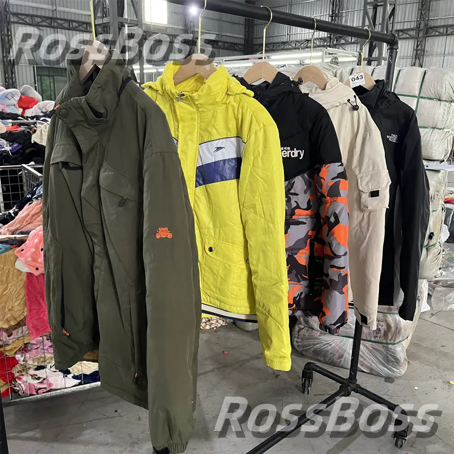 used_winter_clothes_middle